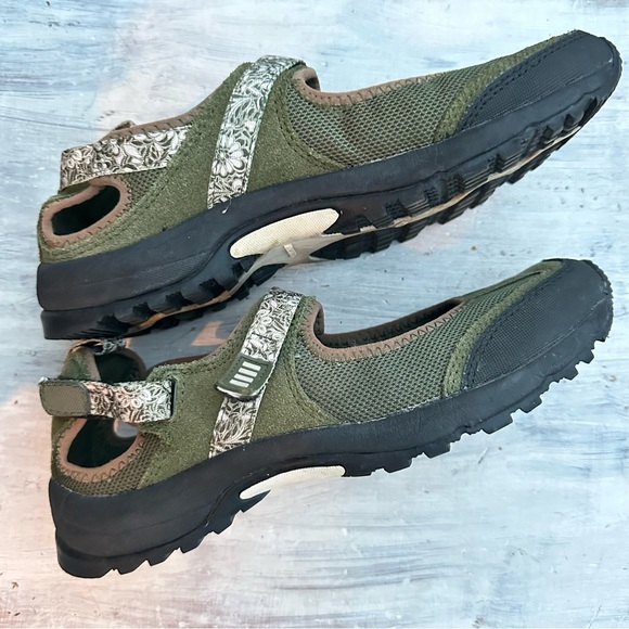 Lands’ End Hiking Flats 8.5 - Picture 3 of 9